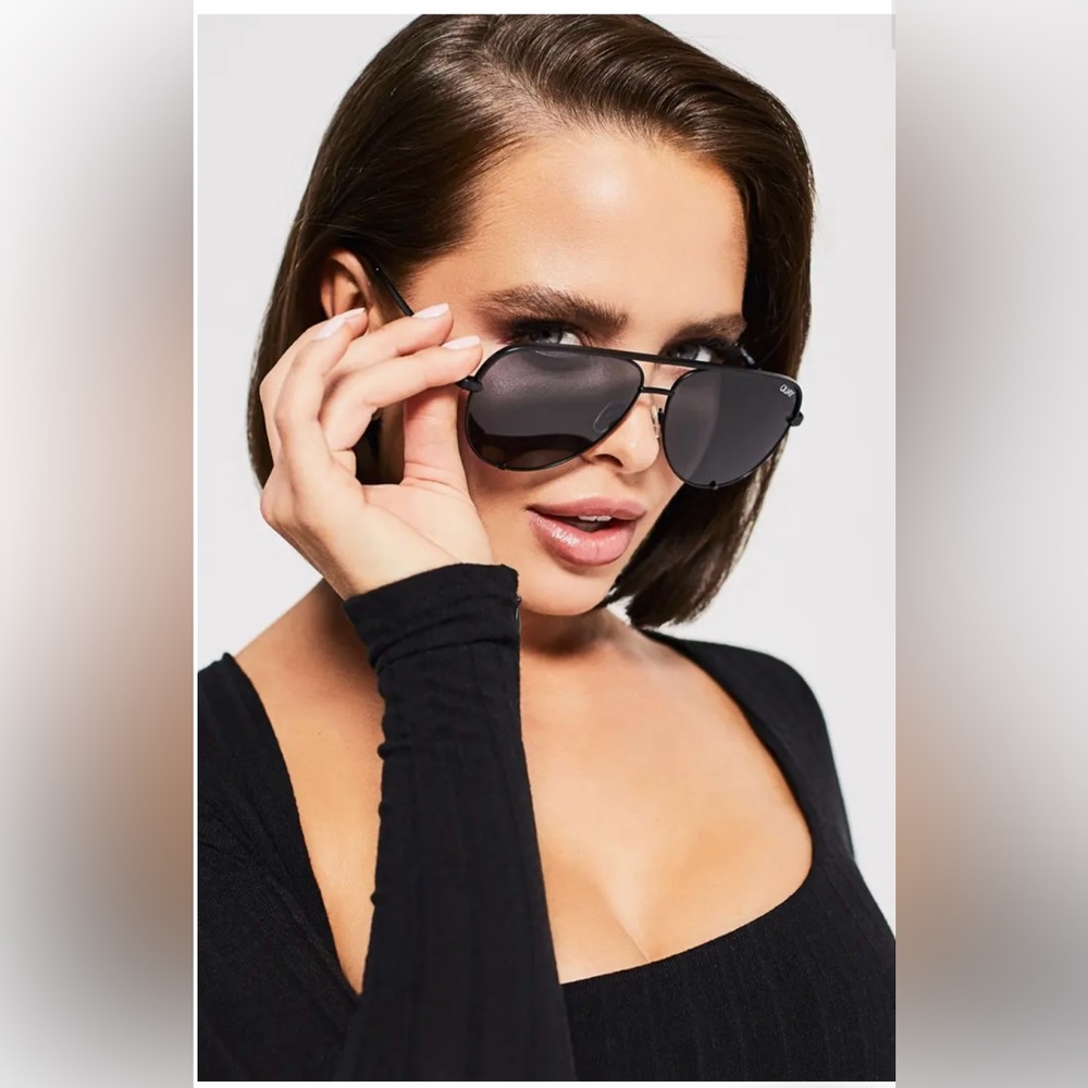NWT and Case 🌸QUAY🌸 High Key Mini polarized Aviators Black